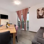Mara By El-pi Tours * مالينسكا