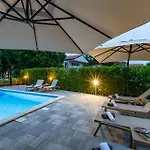 Appartement Mara By El-pi Tours *