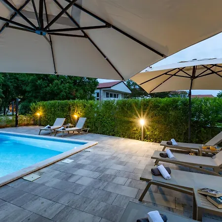 Apartment Mara By El-pi Tours *