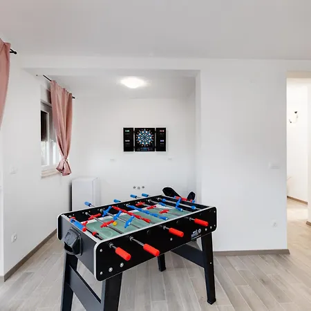 Apartment Mara By El-pi Tours