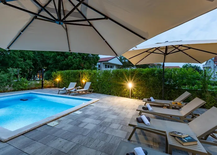 Apartment Mara By El-pi Tours *