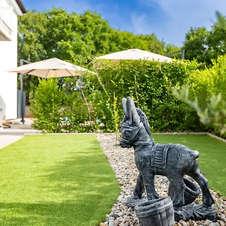 Mara By El-pi Tours Apartament *