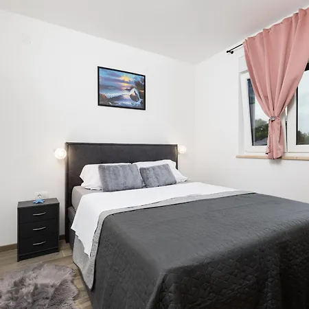 Apartament Mara By El-pi Tours Malinska