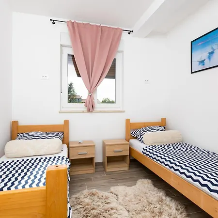 Apartament Mara By El-pi Tours Malinska