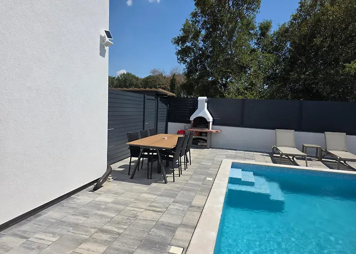 Mara By El-pi Tours Malinska